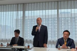 党の外交部会（外交調査会）に出席